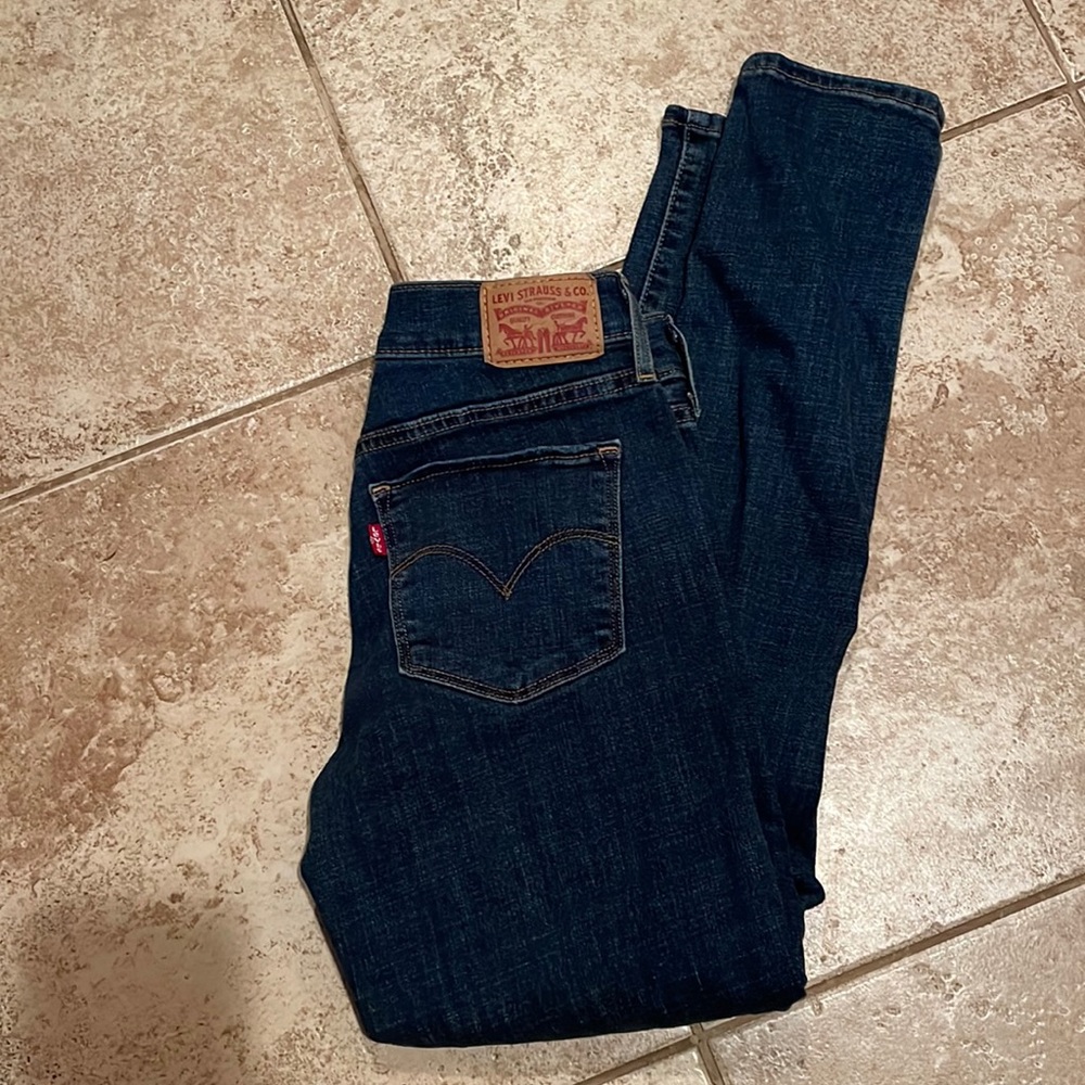 Levi’s 311 shaping skinny jeans